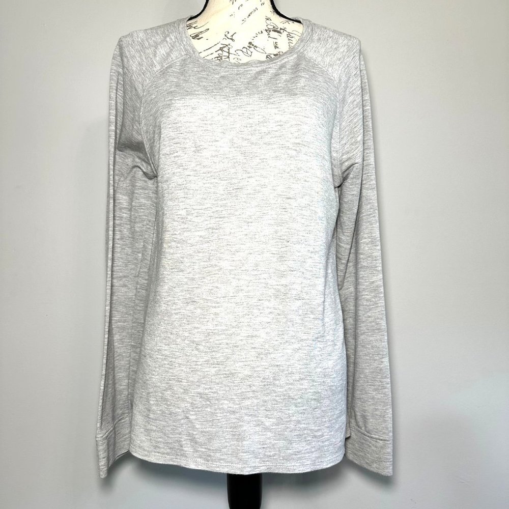 Yogalicious | Gray Long Sleeve Flowy Yoga Workout Shirt w/ Slit Back | Size L